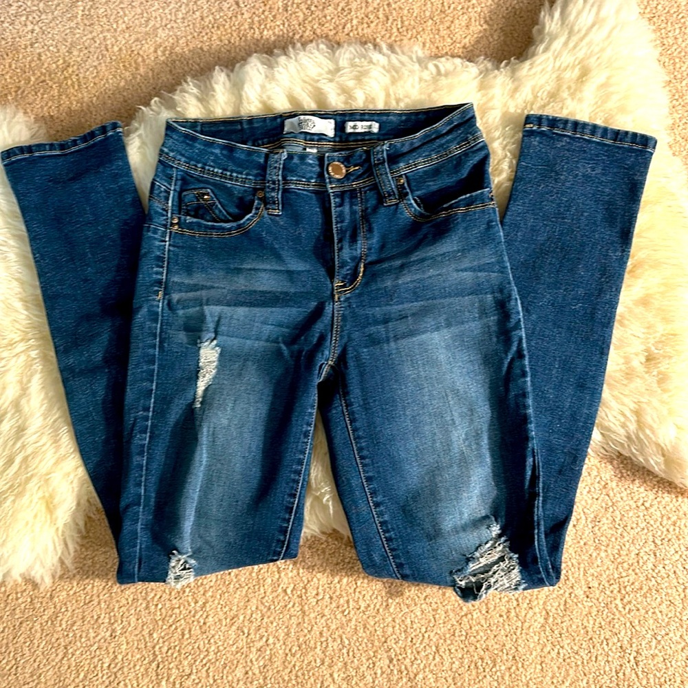 Women’s YMI Mid Rise Skinny Jeans•Size 5/27